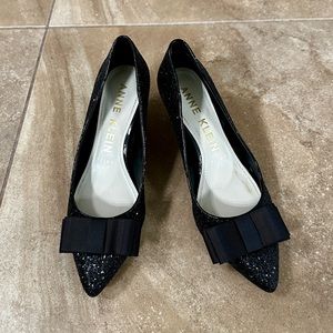 Anne Klein bow tie kitty heels